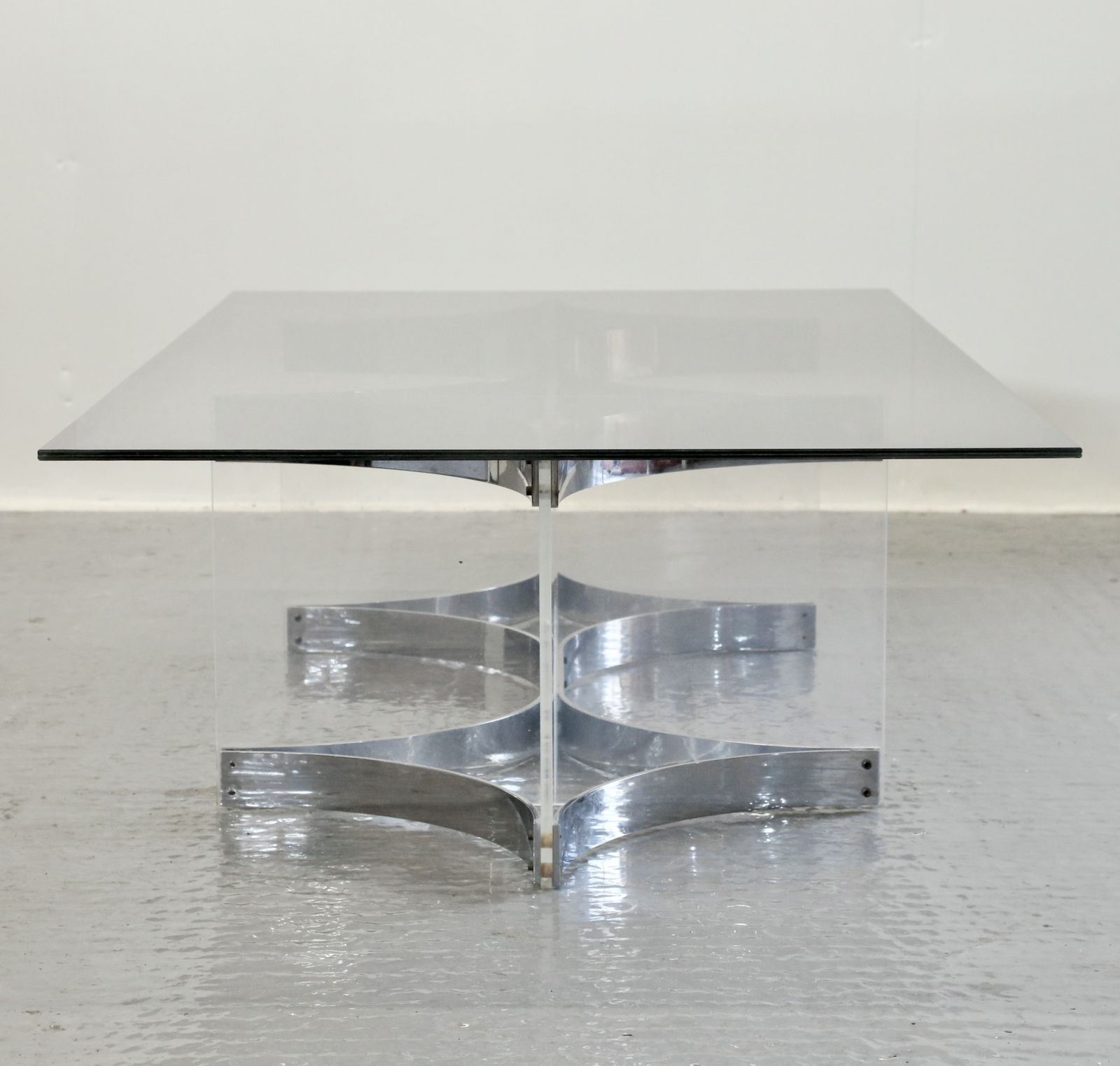 photo vintage Alessandro Albrizzi, Fine Mid Century Chrome Plated Steel & Lucite Coffee Table