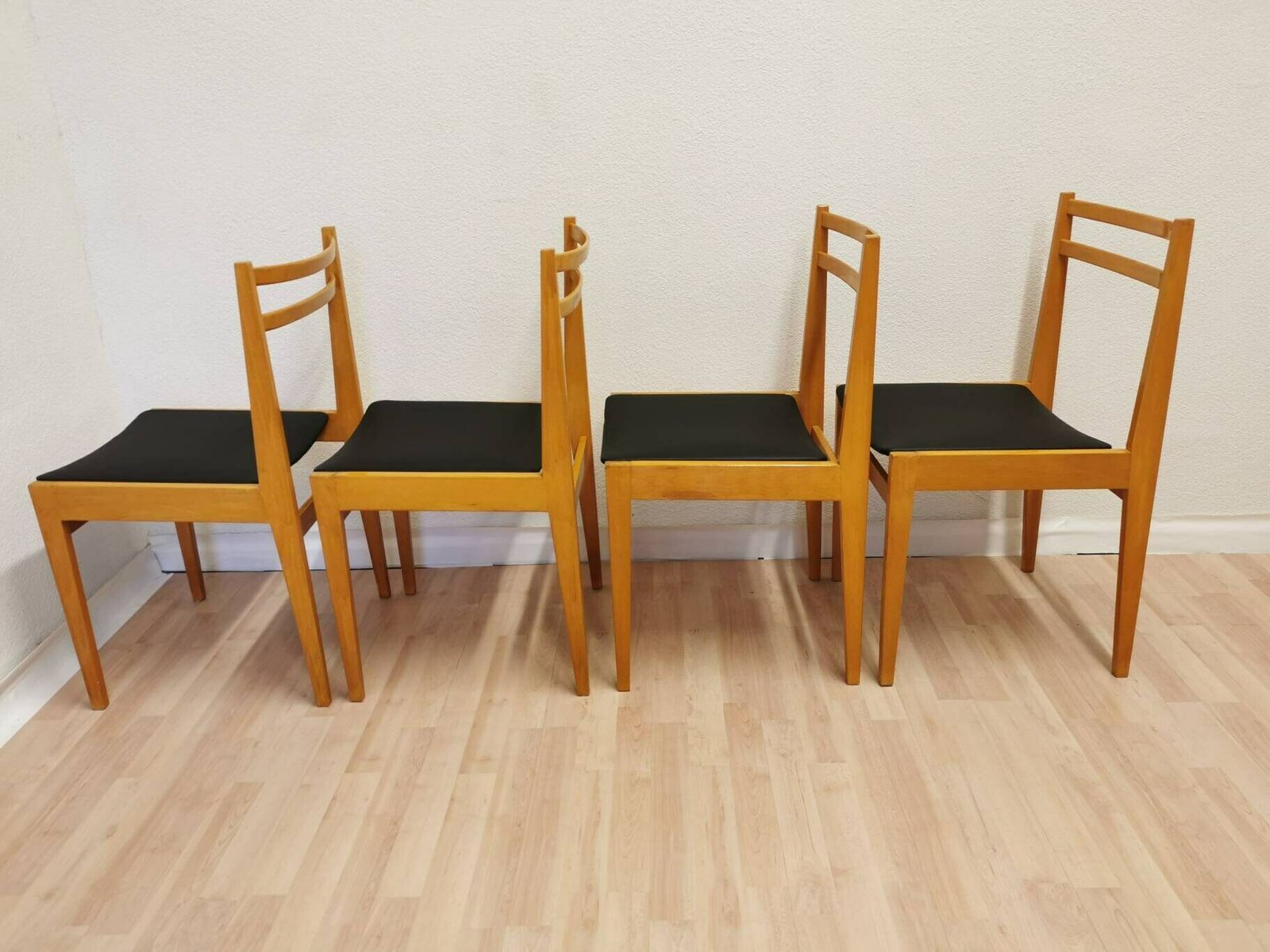 Set Of 4 Vintage Wooden Dining Chairs / Designed By Branko Ursic For Stol Kamnik / 1970s, Yugoslavia / Model 2087 Minimalistic Scandinavian photo buy
