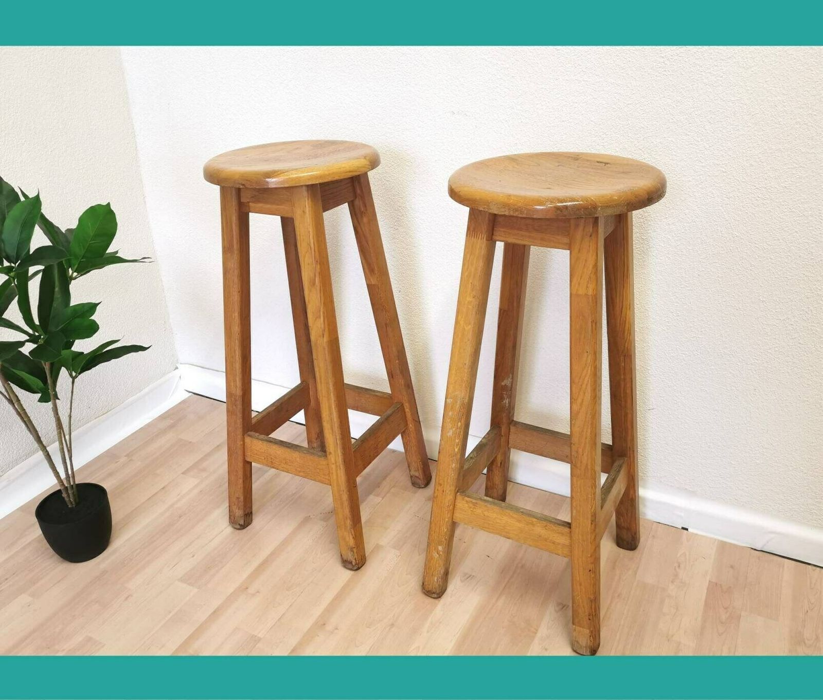 Set Of 2 Vintage Wooden Oak Bar Stools / High Chair For Kitchen Island / Made In Yugoslavia, 1980s / Minimalistic Japandi Bistro