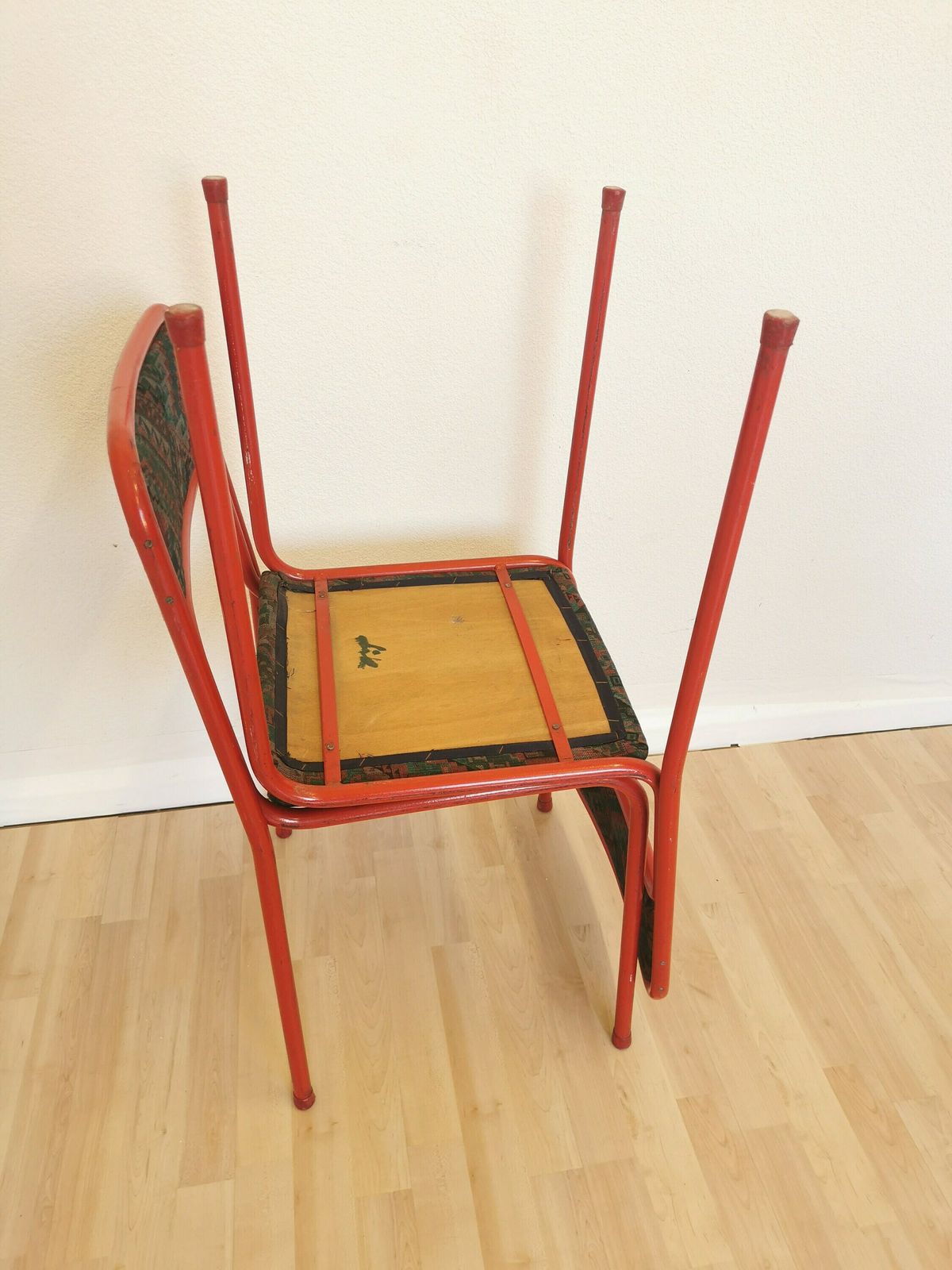 Set Of 2 Red Metal Chairs With Retro Fabric / Funky Dine Chairs / 1970s, Yugoslavia / Baša / Space Age Dining Room / Stackable Chrome Tubular photo vinterior
