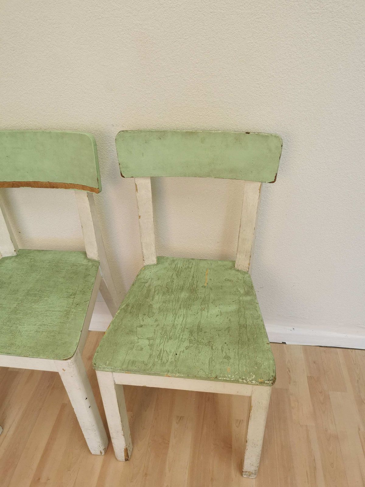 Set Of 2 Vintage Wooden Dine Chairs In White And Green / 1970s Farmhouse Country Cottage Dining Chairs With Original Patina / Cozy Interior / photo Furniture