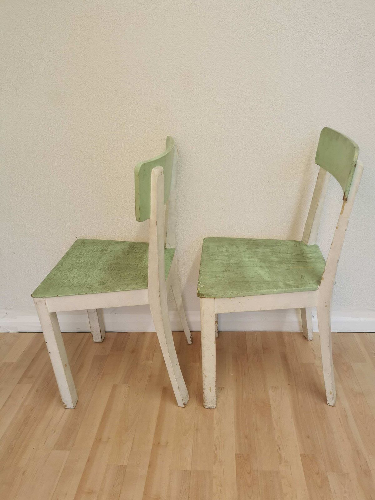 Set Of 2 Vintage Wooden Dine Chairs In White And Green / 1970s Farmhouse Country Cottage Dining Chairs With Original Patina / Cozy Interior / photo buy