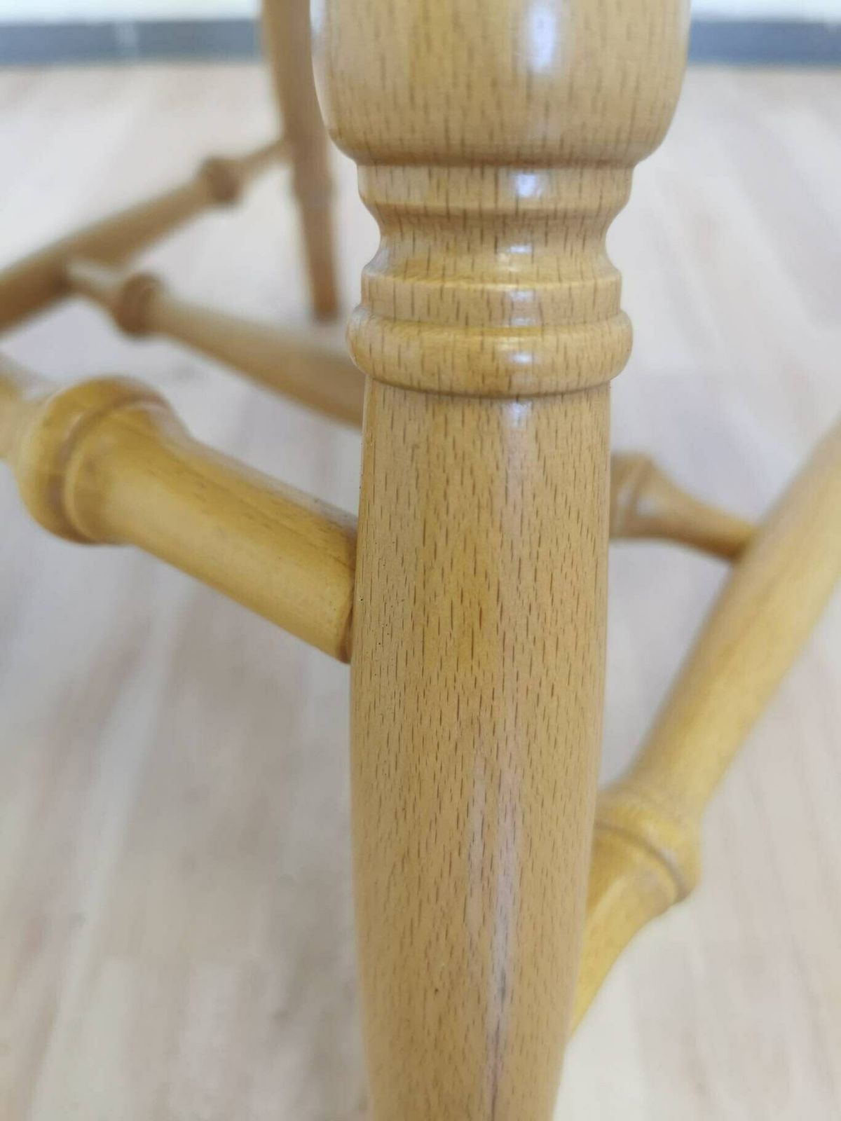 photo furniture Set Of 2 Vintage Windsor Style Dining Chair
