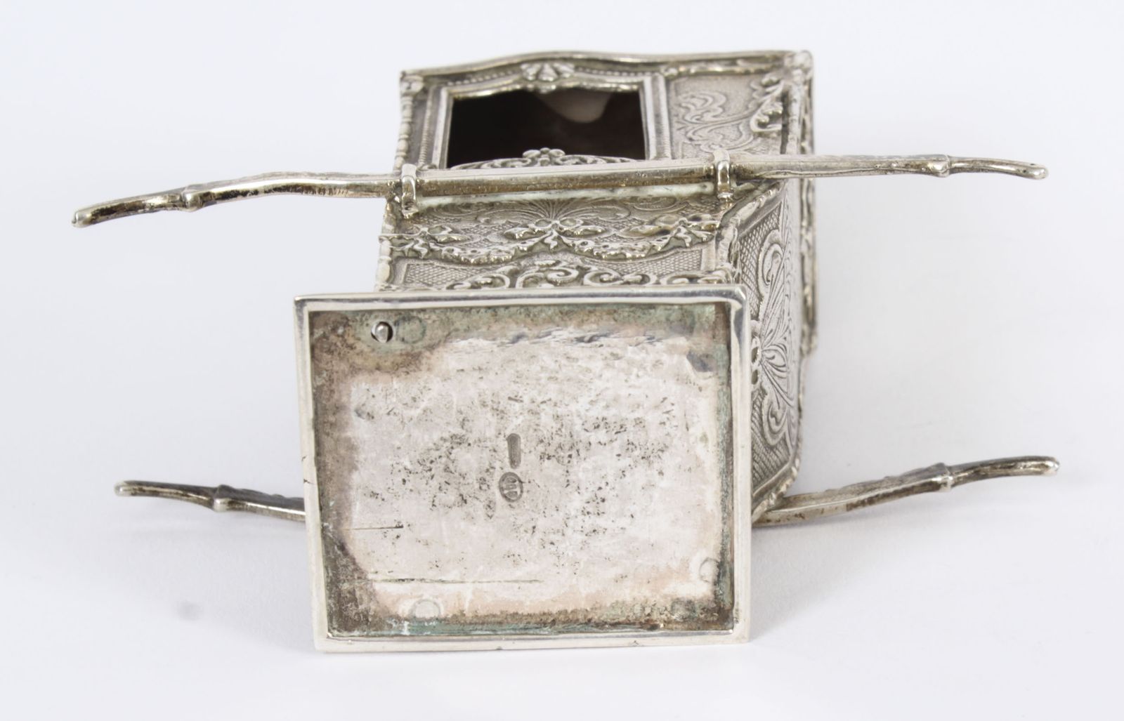 photo vintage Antique French Silver Miniature Sedan Chair 19th C