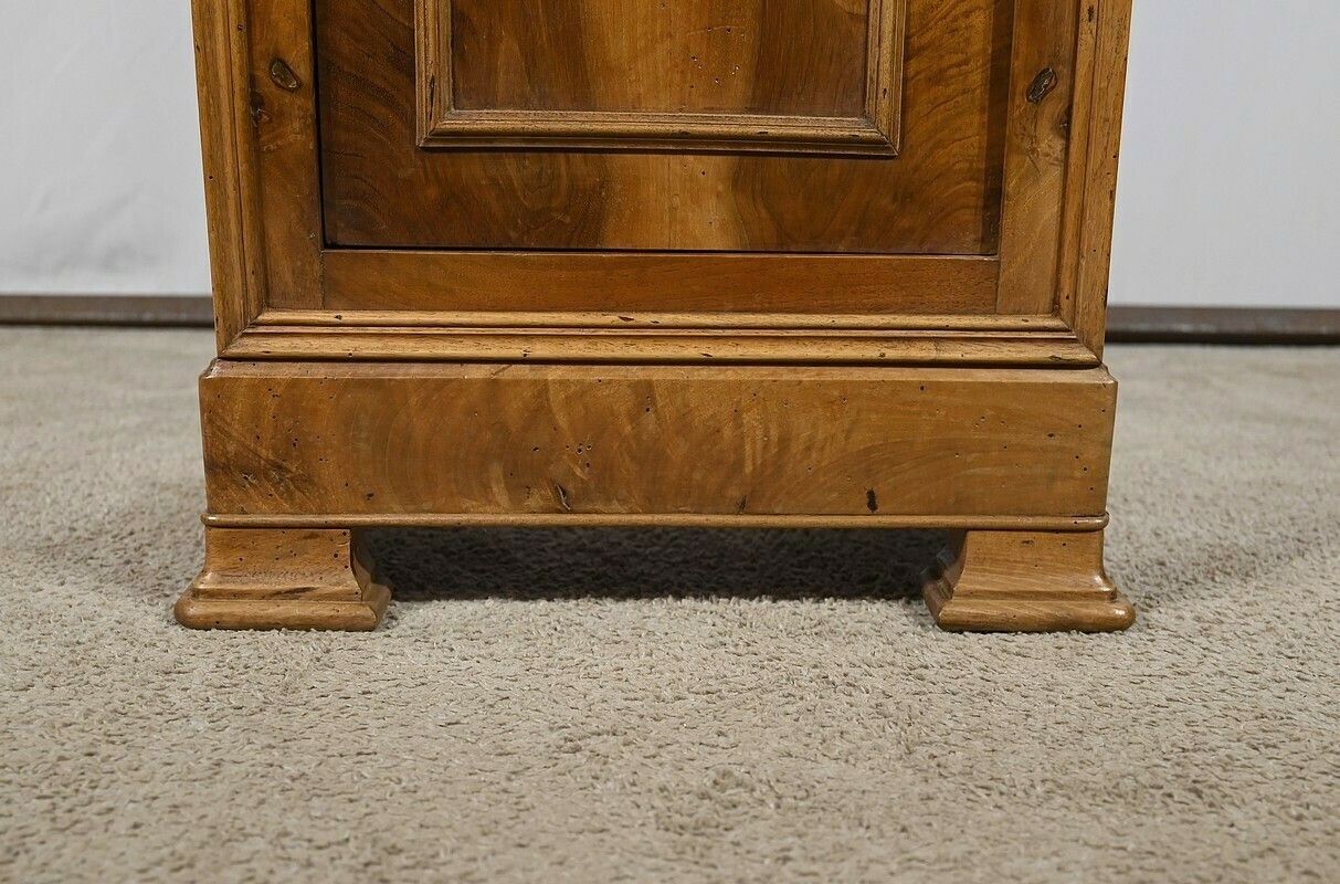 photo furniture Fine Kernel In Massive Walnut – Late 19th Century