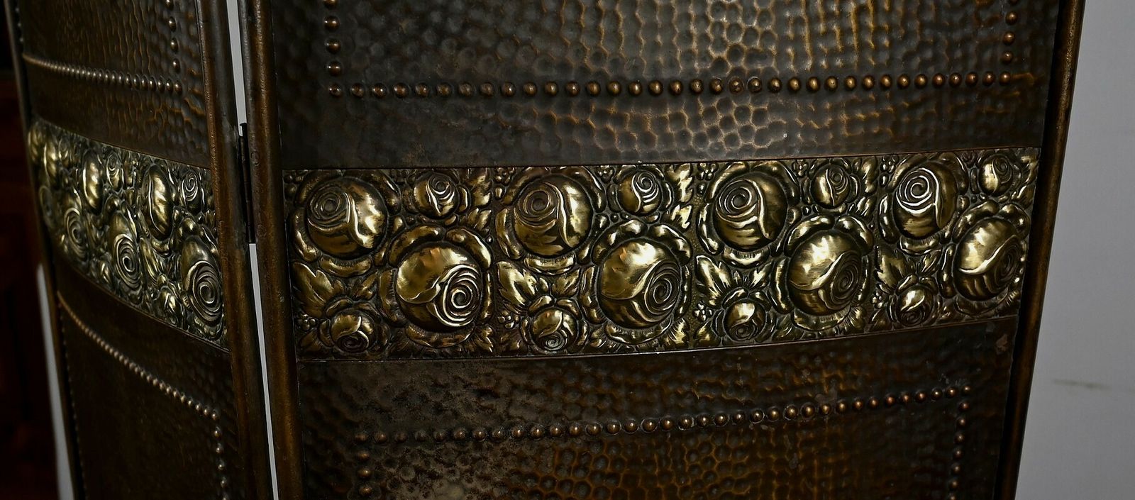 Screen In Aged Brass, Art Nouveau – 1900 photo vintage