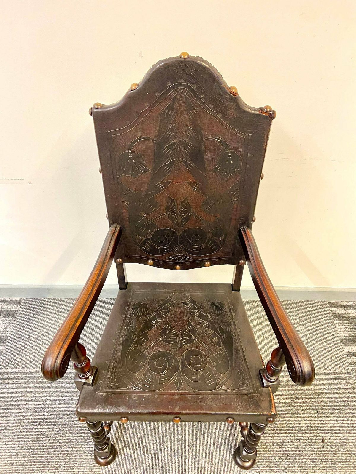 Antique Large Throne Chair / Hand Tooled Leather / Handcarved Wood / 19th Century photo 400.0
