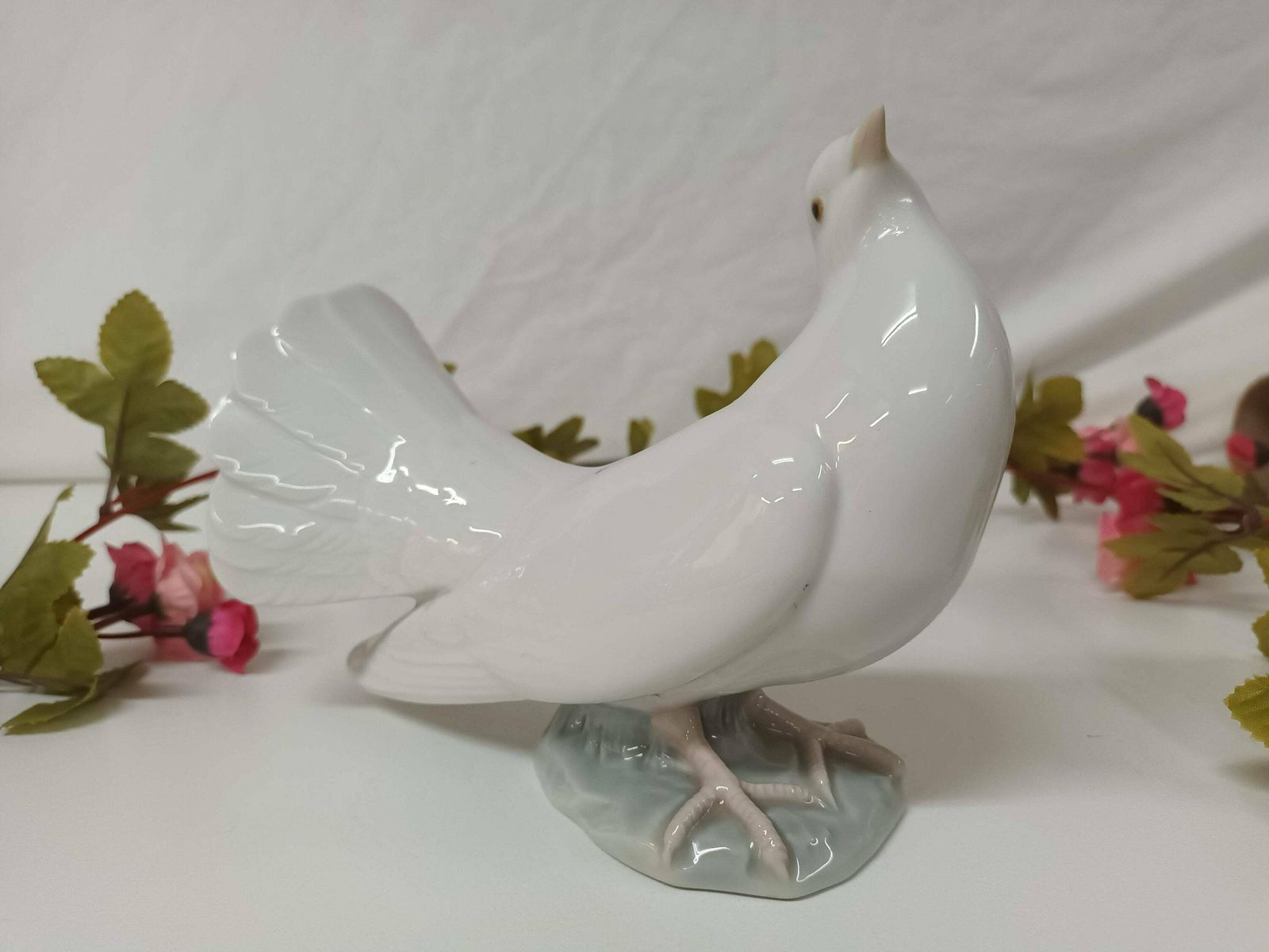 Vintage Lladro Dove 1970’s Porcelain Figurine #1015 Peaceful Dove Mint Gift Rare photo furniture