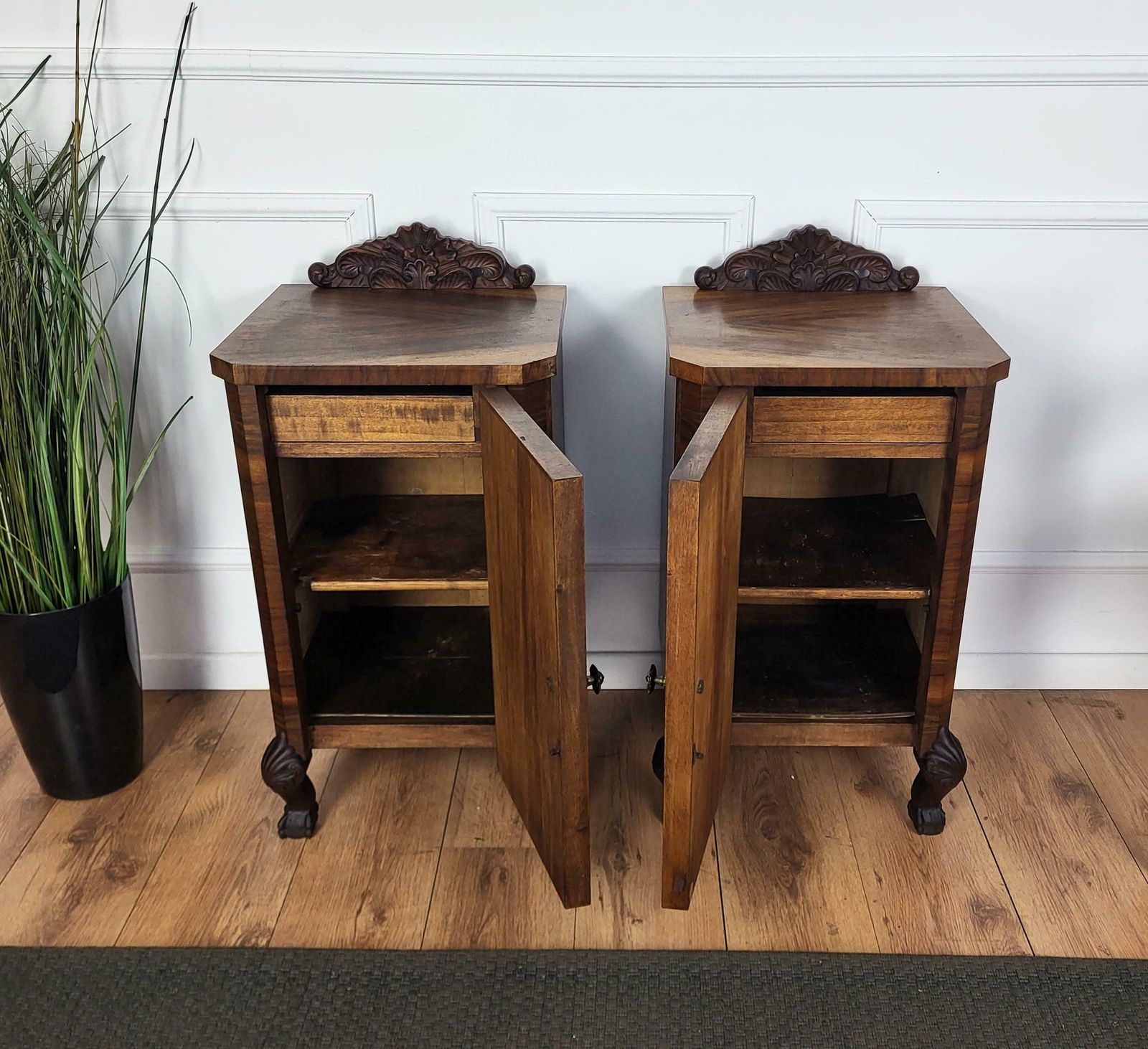 Pair Of Italian Art Deco Night Stands Bed Side Tables In Burl Walnut photo vinterior
