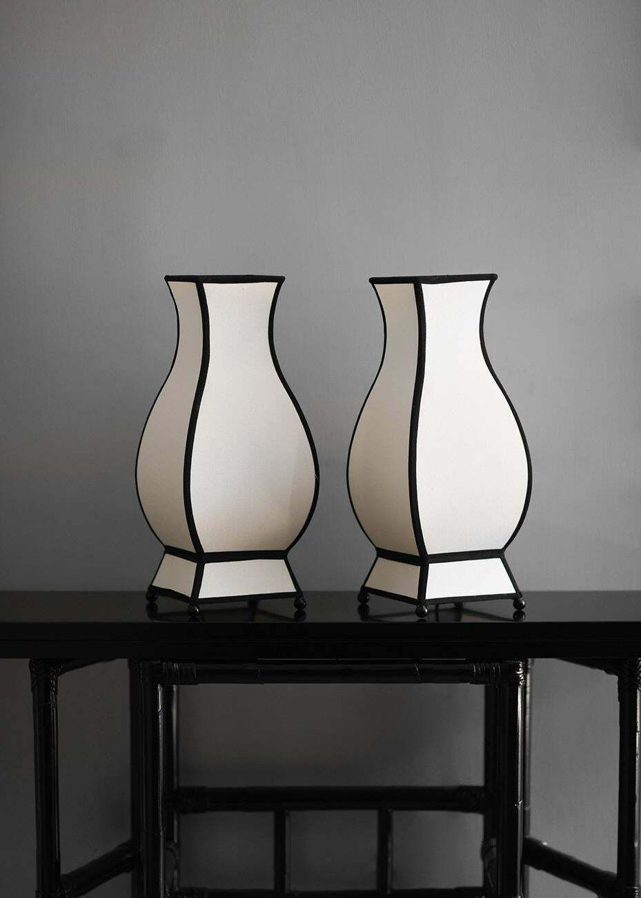Pair Of Small “Molto Pagoda” Lamps In Cotton photo vintage