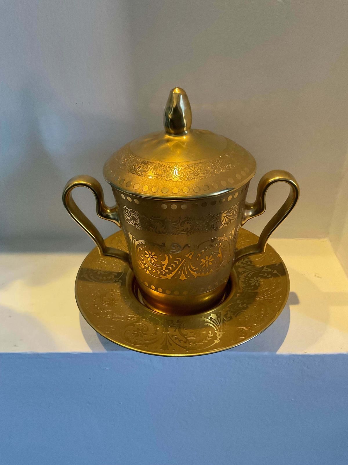 Limoges Porcelain   Container With 2 Handles, Lid And Plate , Gold Glaze photo buy