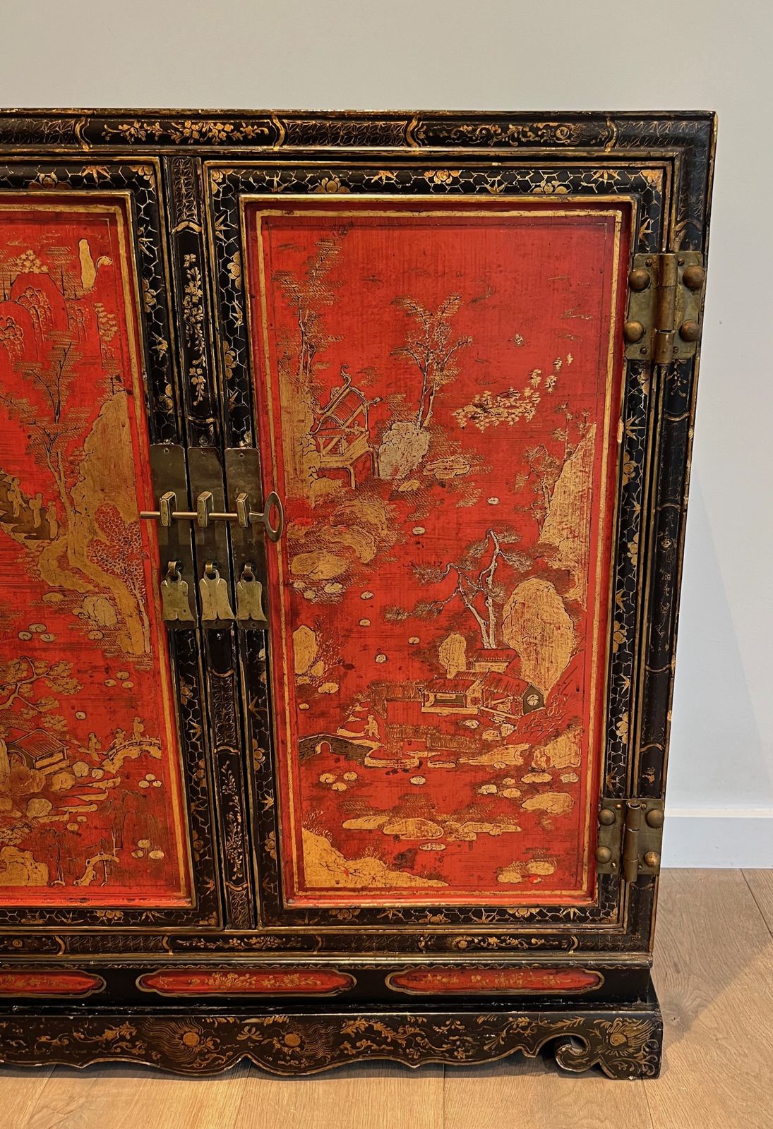 Furniture Lacquered Wood Cabinet With Chinese Decors photo
