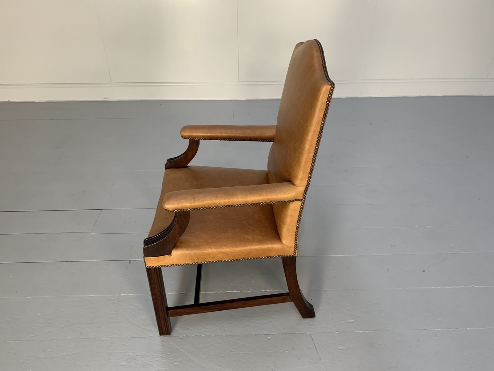 George Smith “Gainsborough” Unbuttoned Carver Armchair – In Tan Brown Leather photo vintage