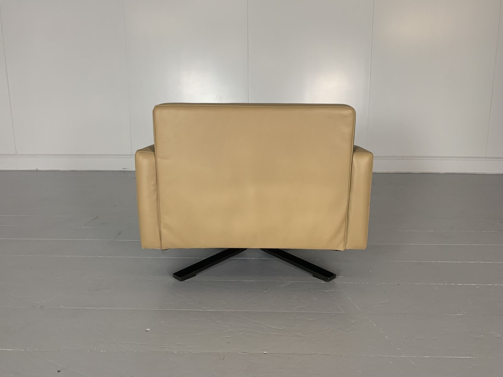 Poltrona Frau “Kennedee” Armchair – In Caramel “Pelle Frau Sc” Leather photo for sale