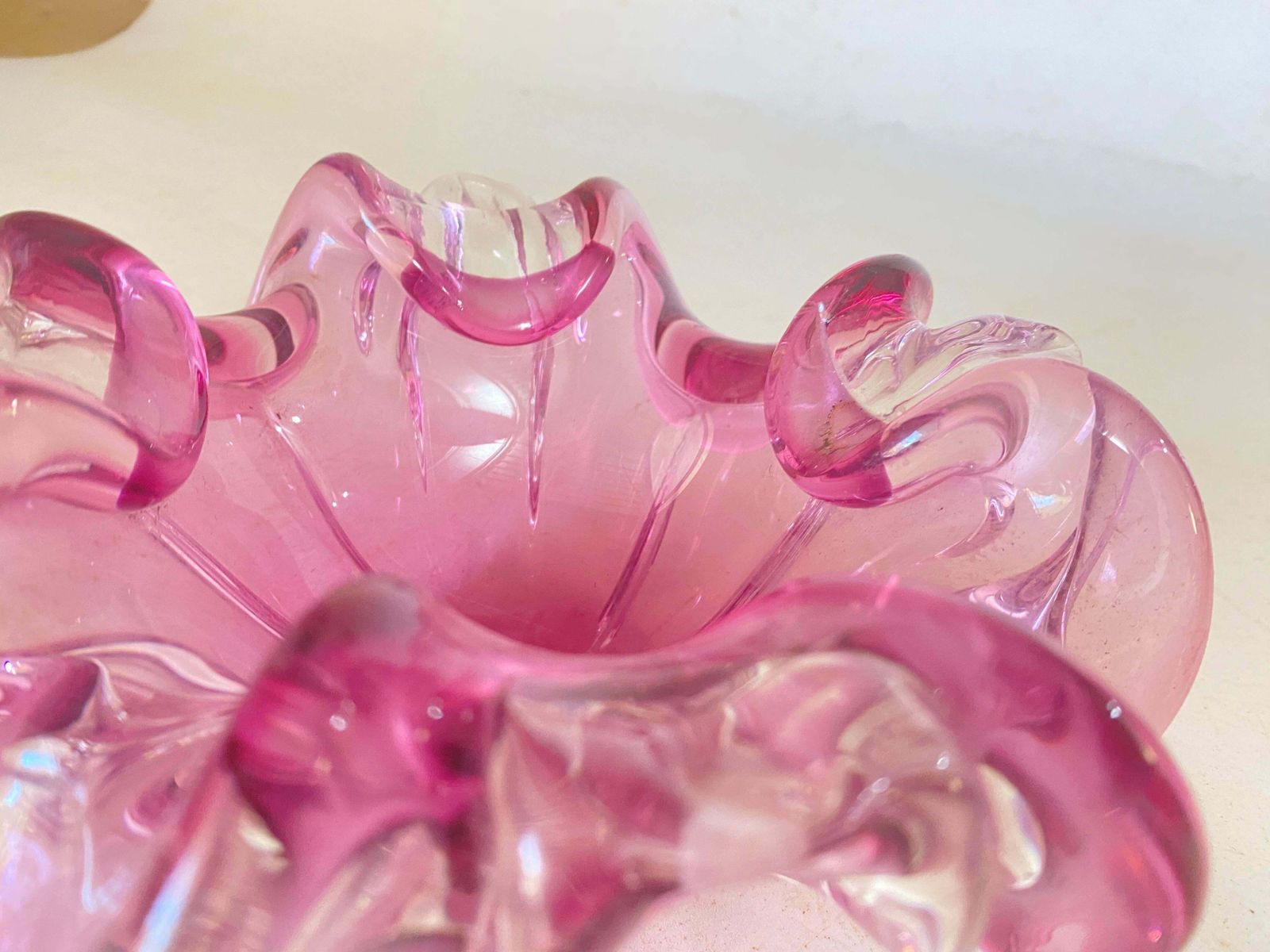 photo vintage Vide Poche Or Ashtray In Art Glass Venice Pink Color Italy Murano 1970