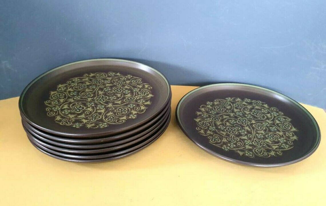 A Set Of 7 Vintage Fransciscan Ware 24cm Dinner Plates In Rich Brown Madeira Pattern Rare In Uk 1970s photo vintage
