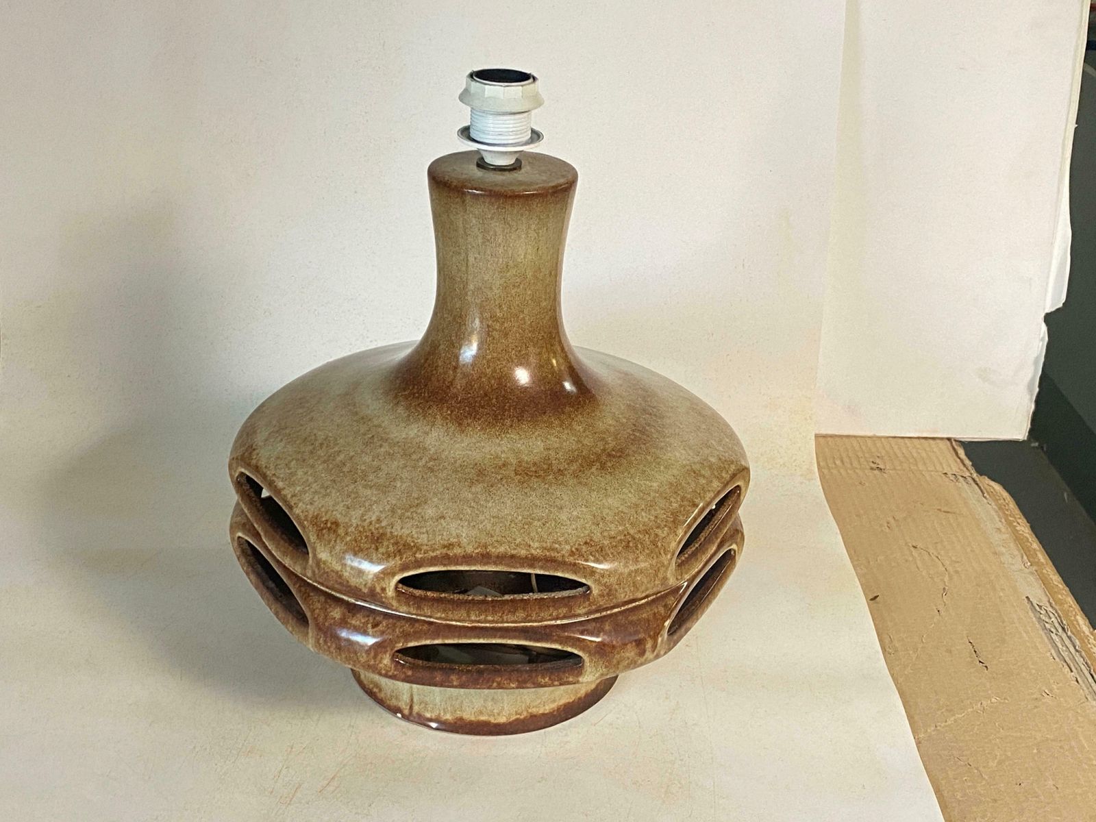 photo vintage Large Table Lamp In Ceramic Brown Color France 1970 Signed West Germany