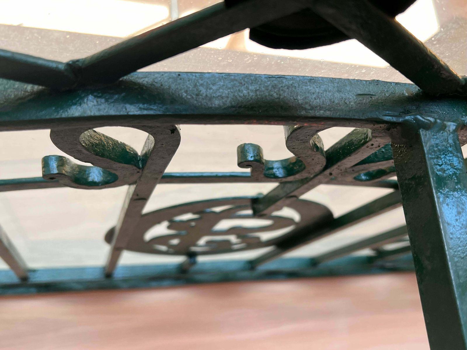 Mobilier Console demi-lune espagnole en fer forgé vert, XIXe siècle photo