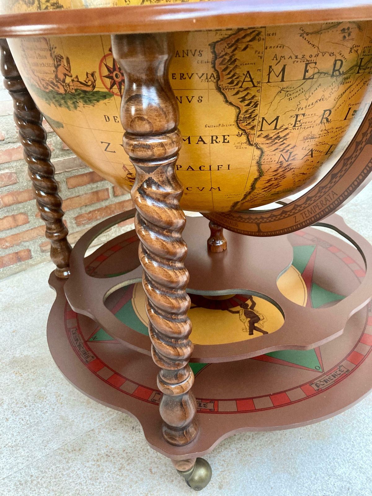 1658.0 Globe bar vintage italien, années 1960 photo