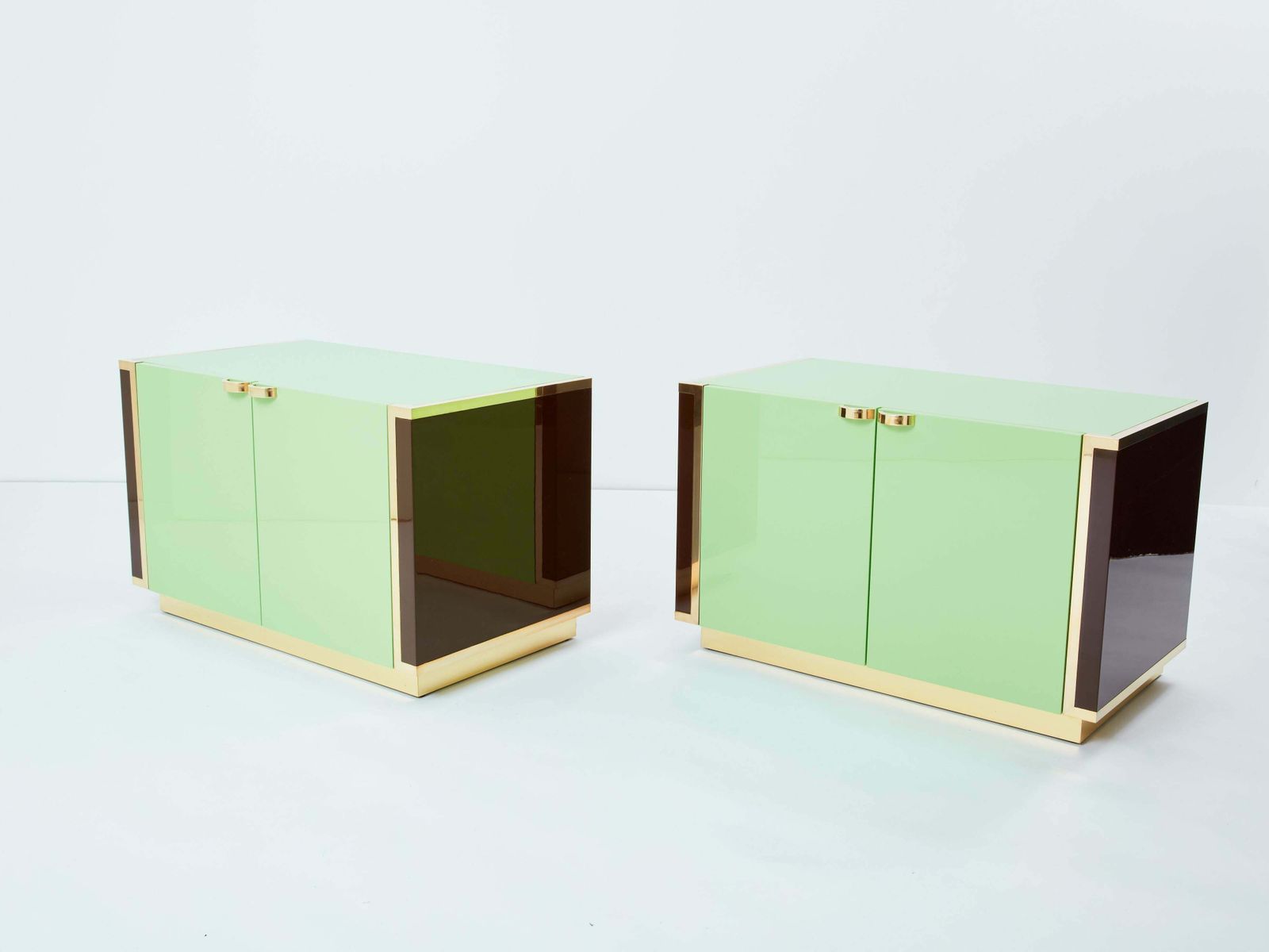 Paire de petites commodes J.C. Mahey en laque verte et laiton, années 1970 photo buy