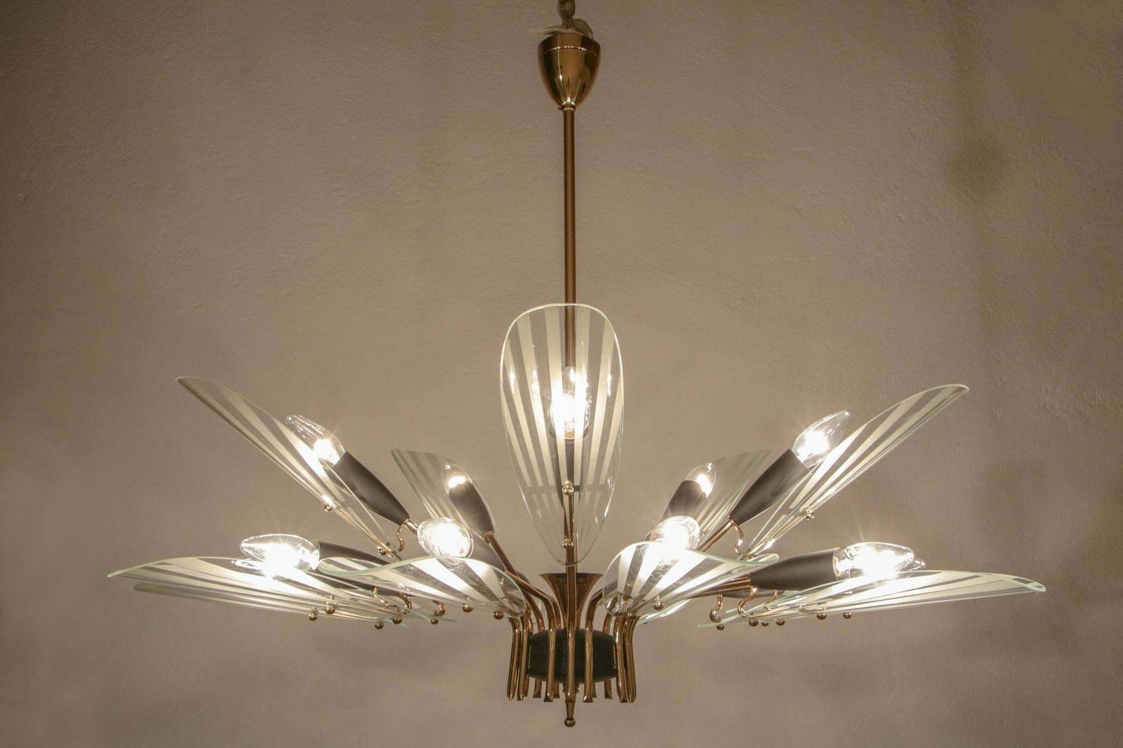 photo buy Italian Mid Century Fifteen Ligths Chandelier Fontana Arte Style, 1950