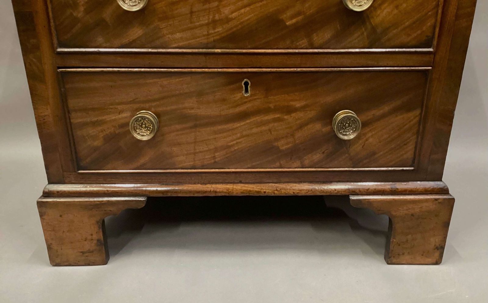 Good Regency Small Figured Mahogany Chest Of Drawers photo for sale