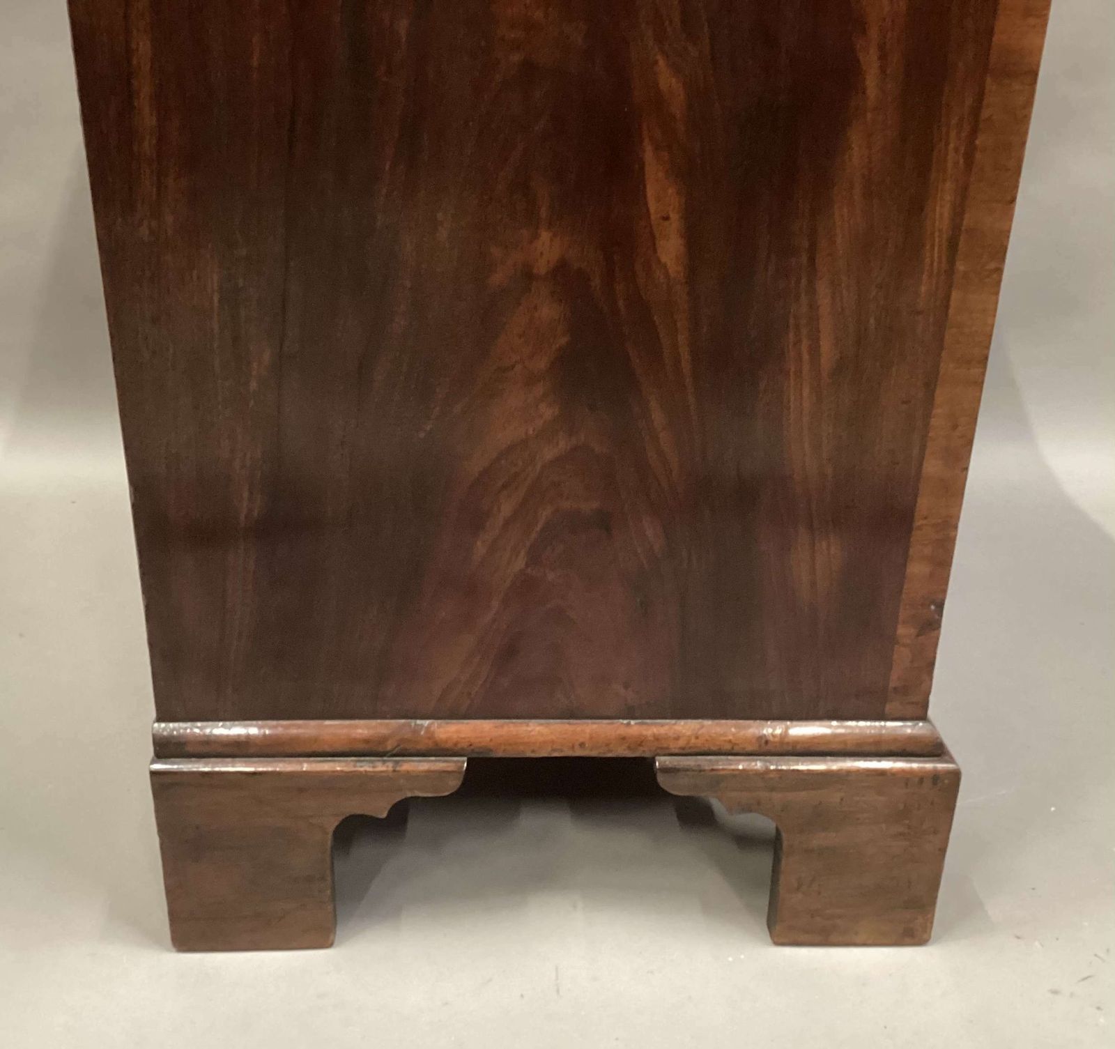 photo furniture Good Regency Small Figured Mahogany Chest Of Drawers