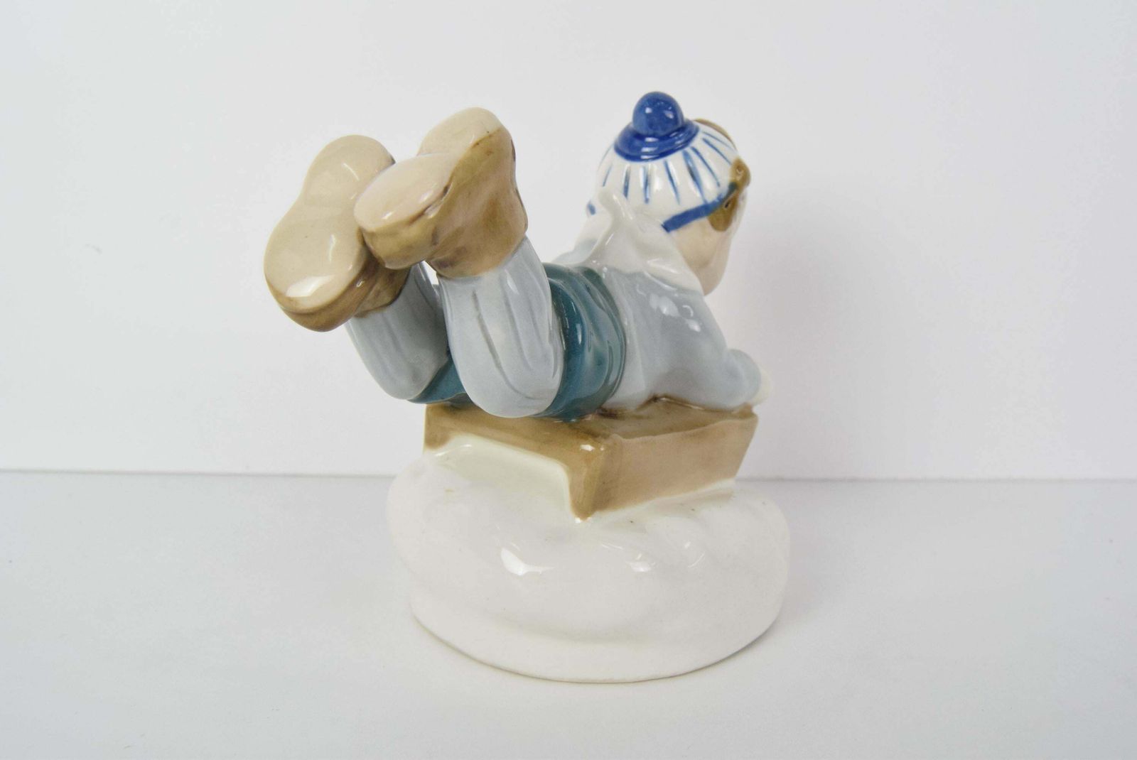 Rare Beautiful Design Porcelain Boy Figurine By Ella Strobach König/ Royal Dux photo vinterior