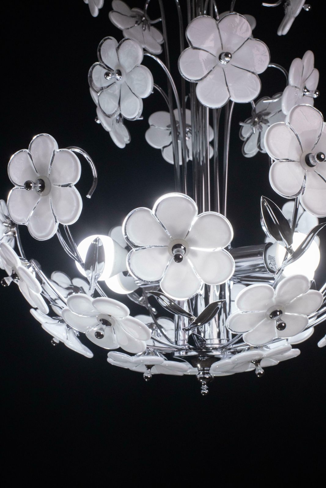 Spectacular Murano Chandelier Full Of White Flowers, New Bath Silver, 1980s £1,492.77 photo 1493.0