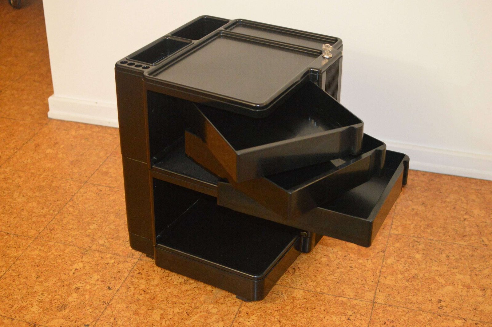 Vintage Trolley Version With 3 Drawers Italy, Black Trolley Design By Joe Colombo (?)1970s