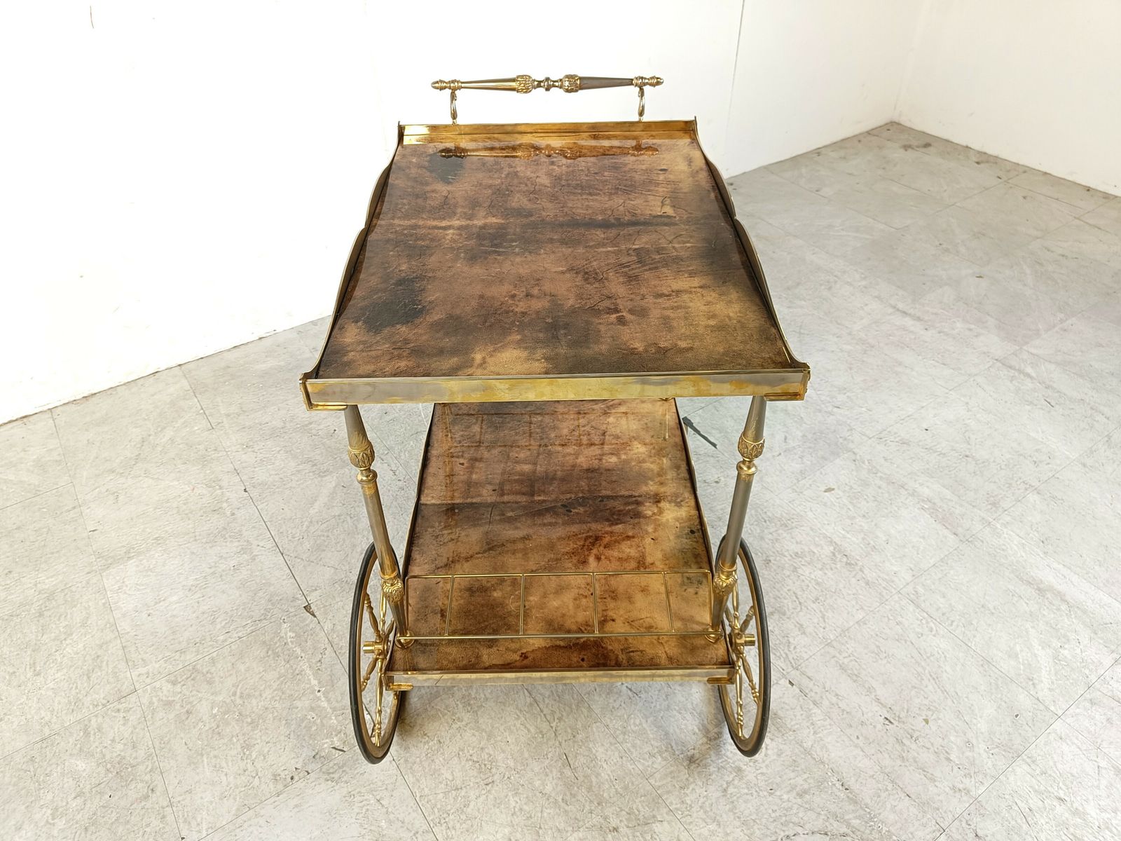 Italian Lacquered Goatskin / Parchment Serving Bar Cart By Aldo Tura, 1960s photo vinterior