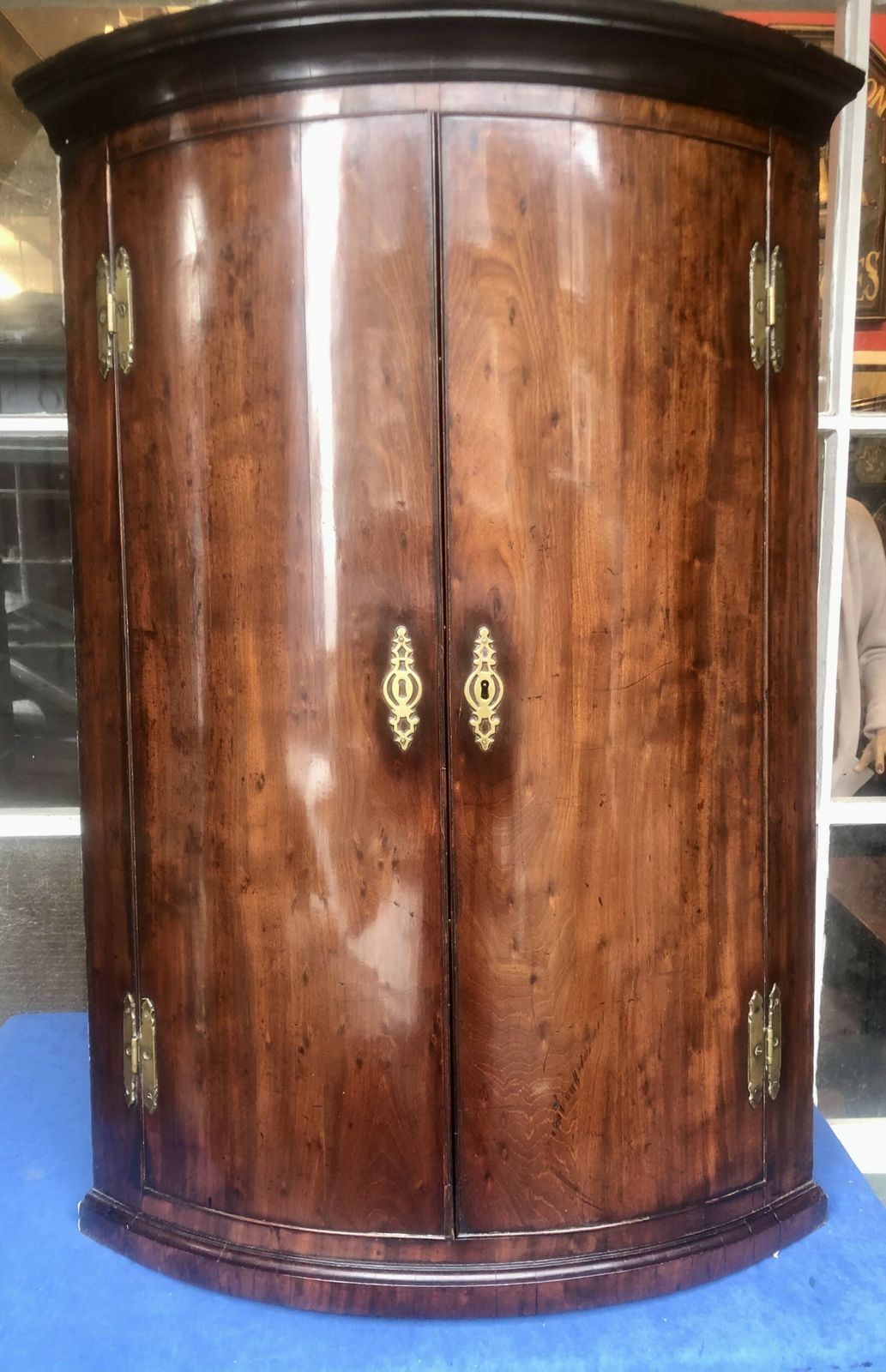 Bow Fronted Georgian Mahogany Corner Cupboard