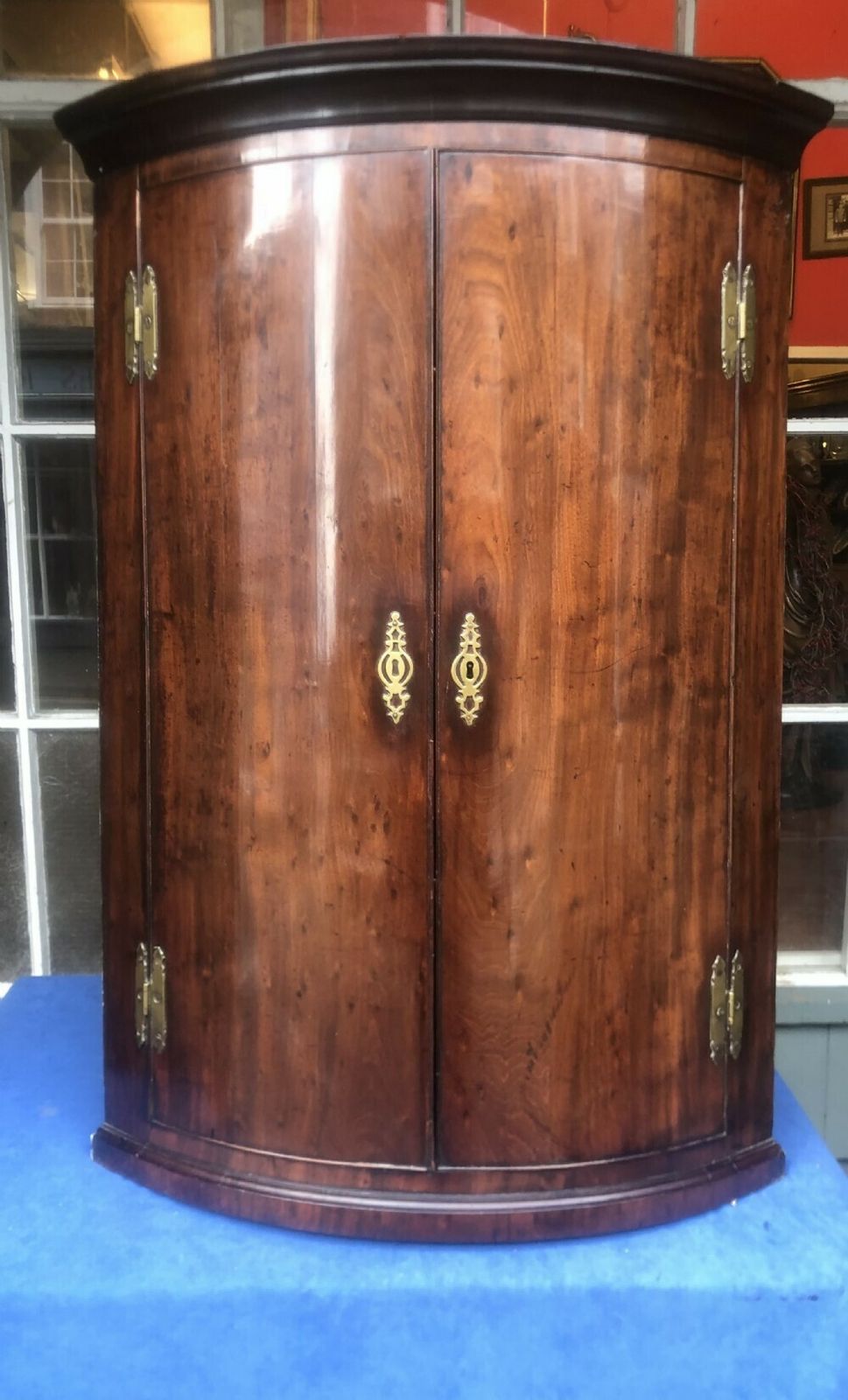 Bow Fronted Georgian Mahogany Corner Cupboard photo Furniture