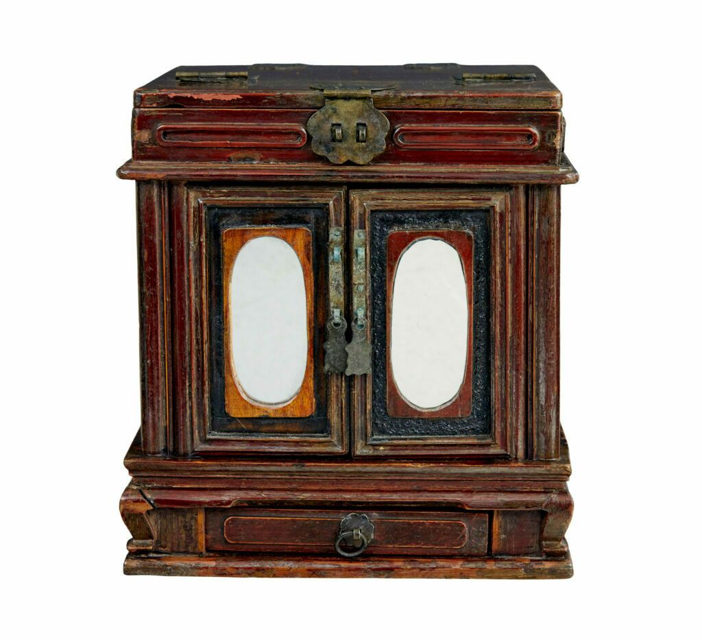 Early 20th Century Lacquered Vanity Box photo vinterior
