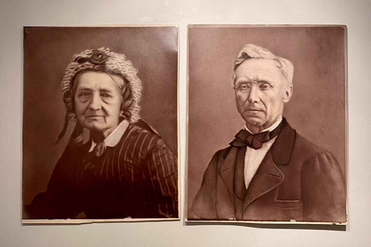 Old Silver Photos, Couple, Napoleon III Period photo furniture