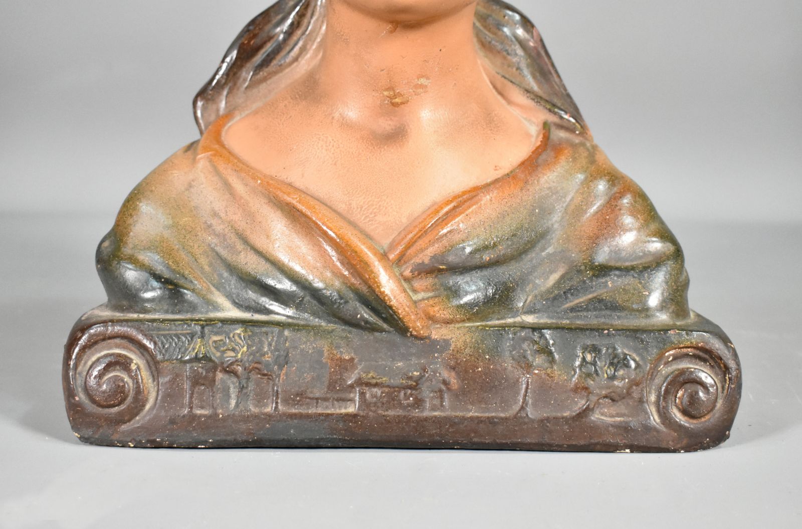 photo vinterior French Antique Bust Of A Young Girl In Plaster