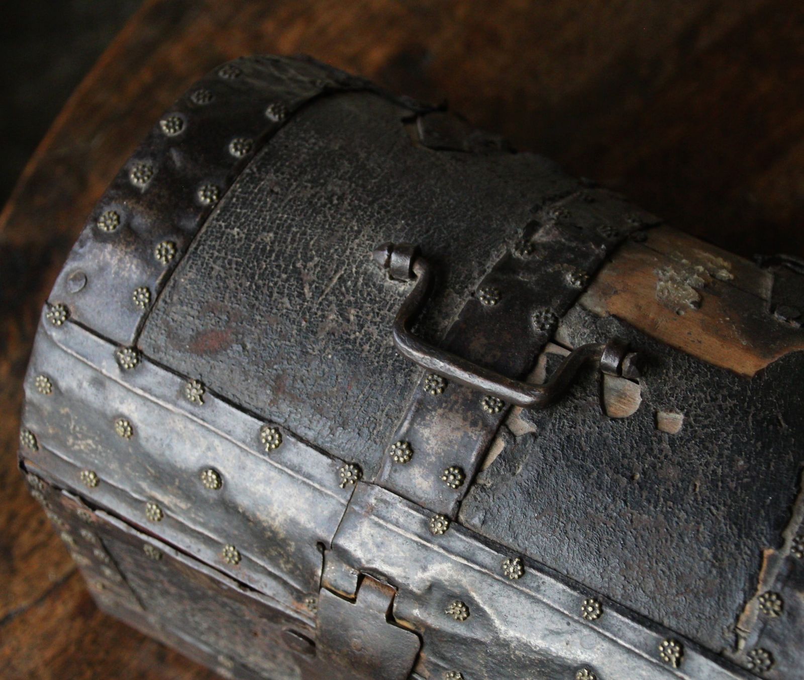 Antique 16th Century Leather Bound Wooden Casket Or Coffret, Spanish photo for sale