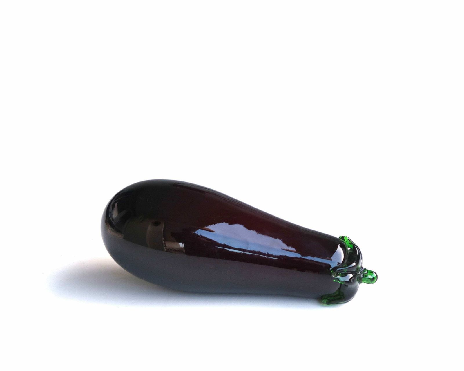 Auberginepaarse Glazen Sculptuur, Presse Papier, Jaren 1970 / Groente photo furniture