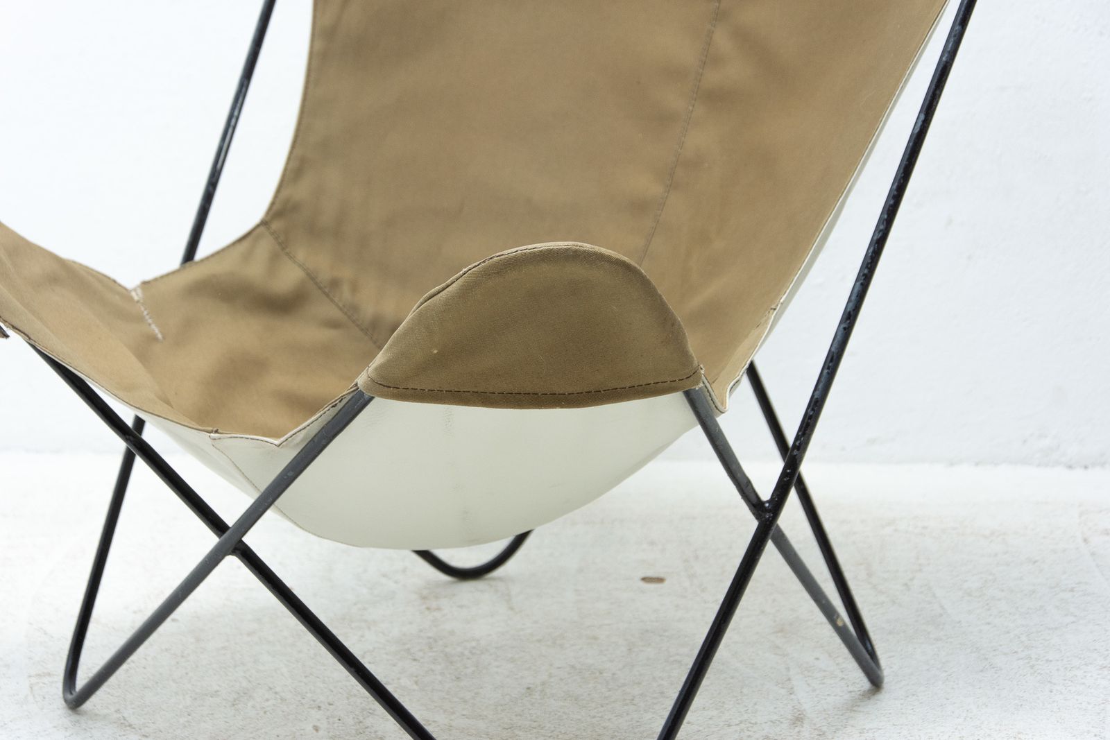 Sculptural Butterfly Chair, 1960s photo furniture