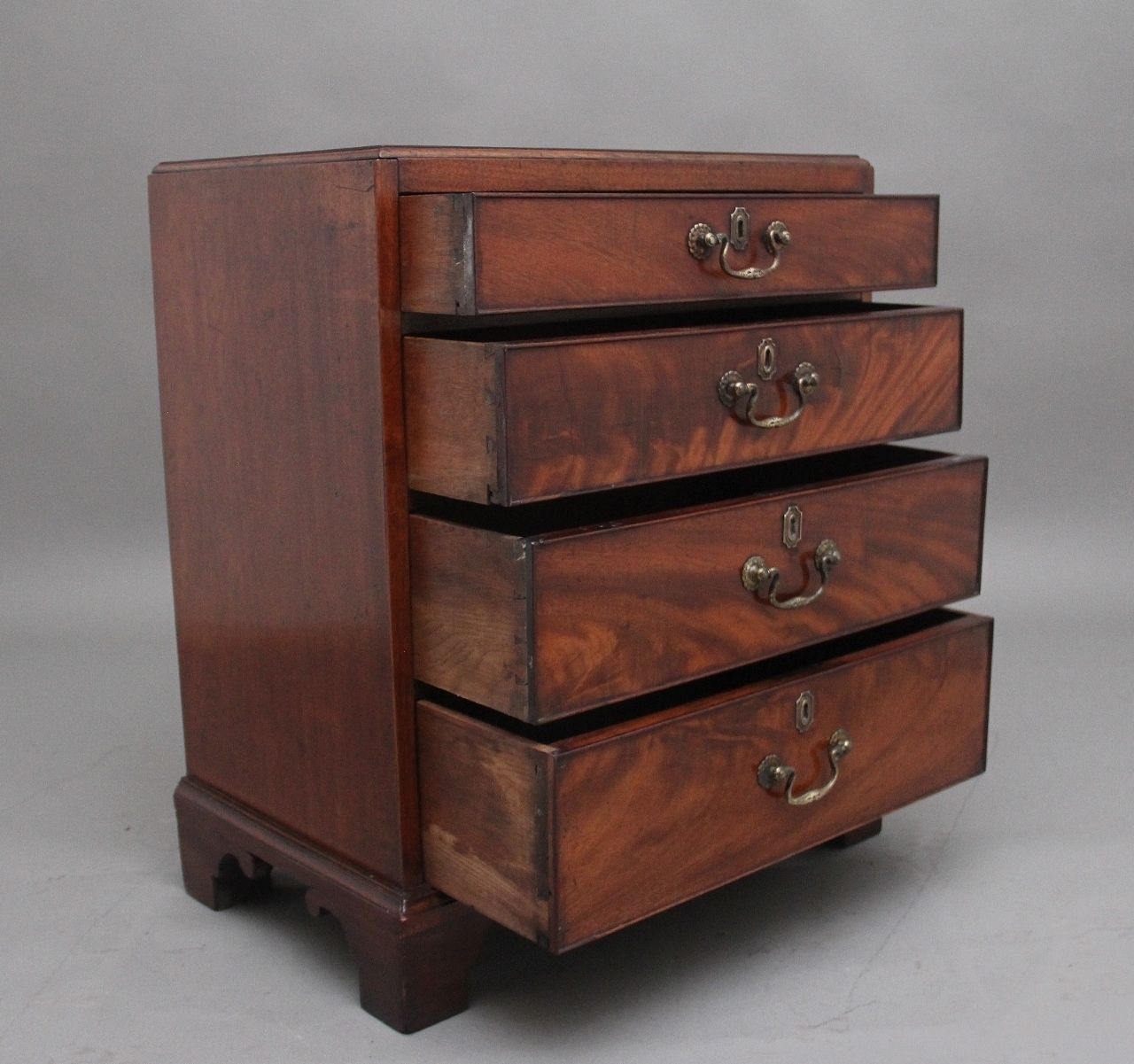 19th Century Mahogany Chest Of Drawers photo Furniture