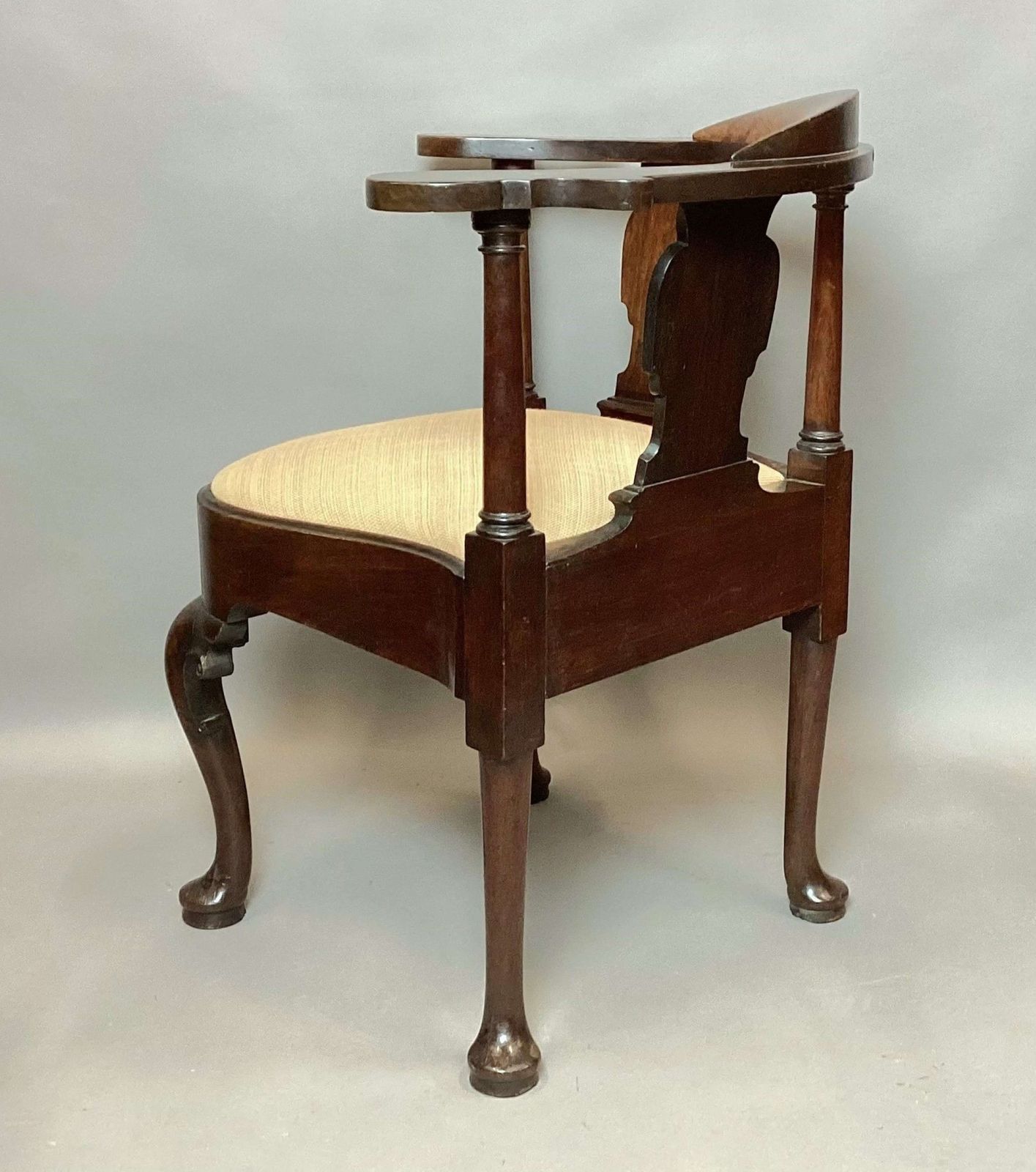 photo buy Exceptional George I Walnut Corner Chair