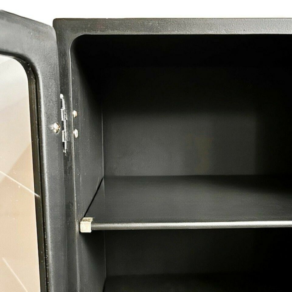 Upcycled Vintage Bruynzeel Vitrinekast Jaren 1930 Zwart Piet Zwart photo vinterior