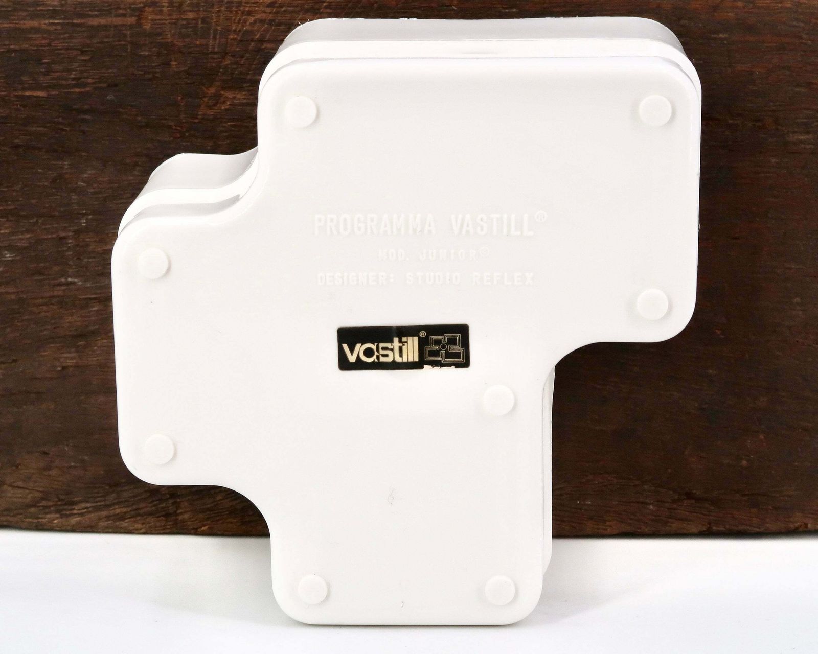 Small Vastill Plastic Planter With Water Tank By Michael Mccann, 1970s / White, Plant Cactus, Italian Design photo 192.0