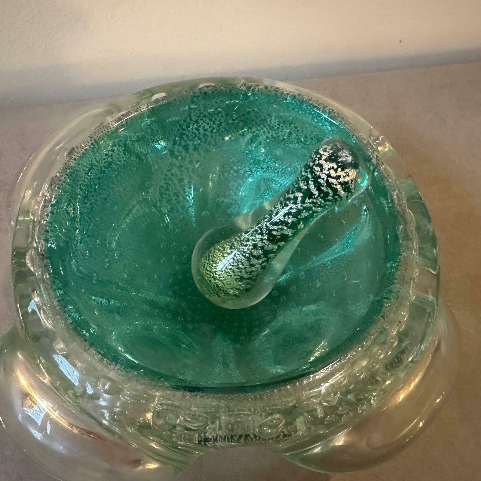 1960s Barovier Style Green And Gold Bullicante Murano Glass Ashtray And Pestle photo for sale