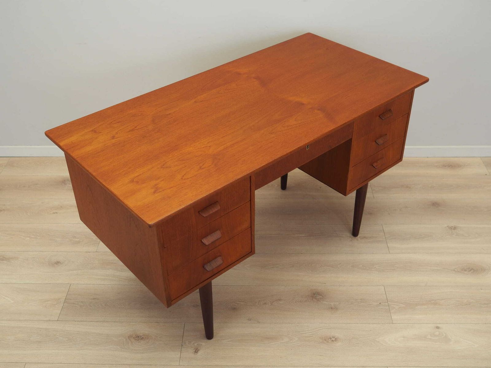 Teakhouten Bureau, Deens Design, Jaren 1970, Productie: Denemarken photo buy