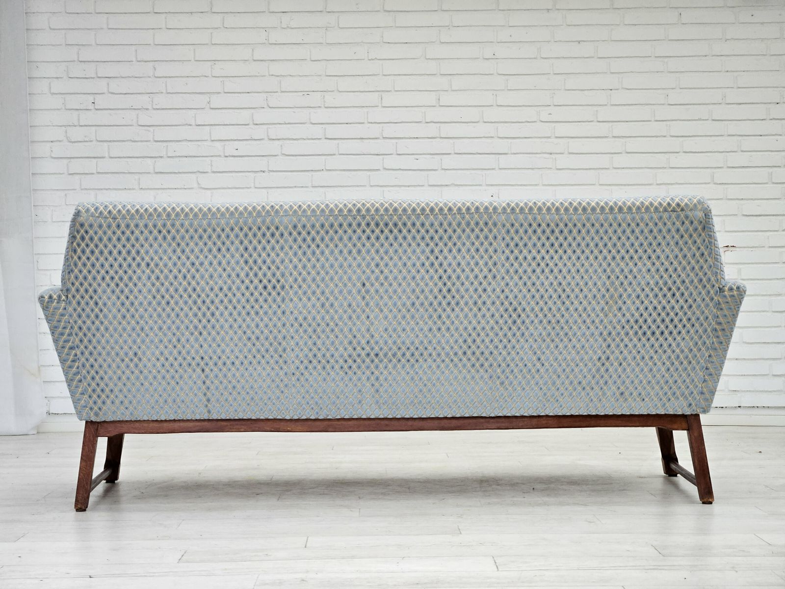 1970s, Danish 3 Seater Sofa, Original Good Condition, Velour, Oak Wood. photo vinterior