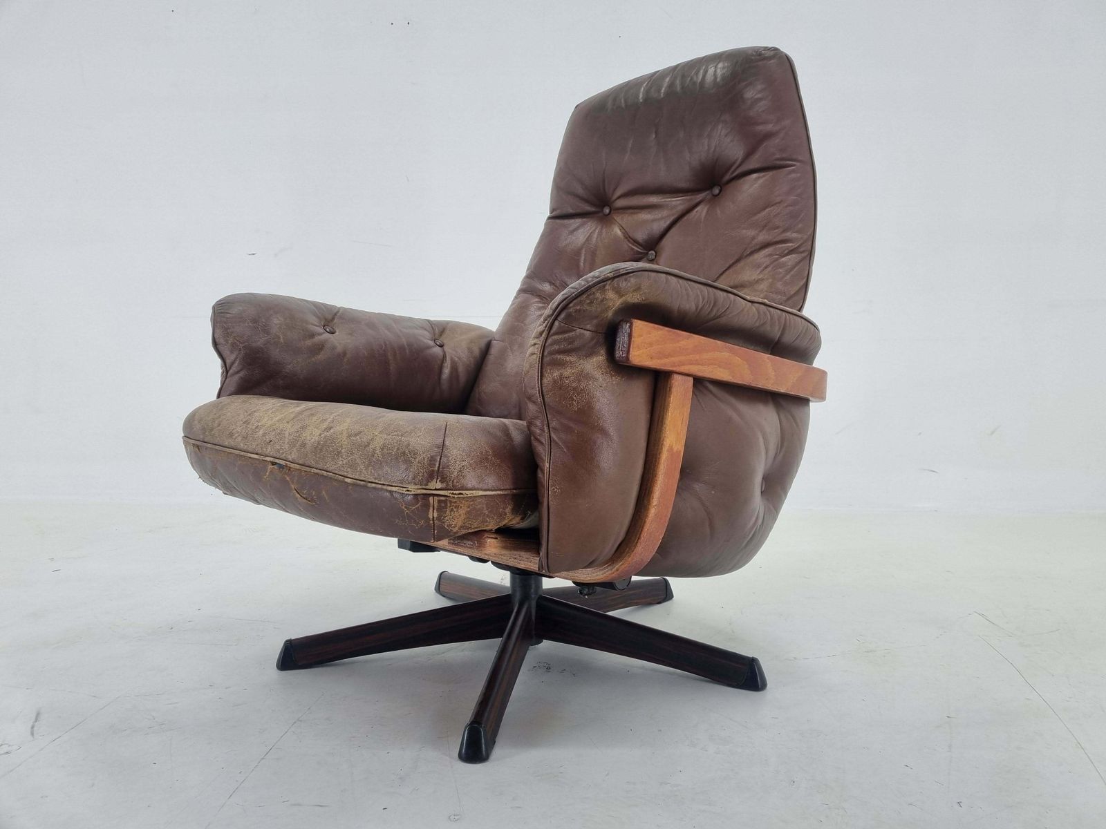 Midcentury Swivel Leather And Wood Armchair Göte Möbler Nässjö, Sweden, 1960s photo 1009.0