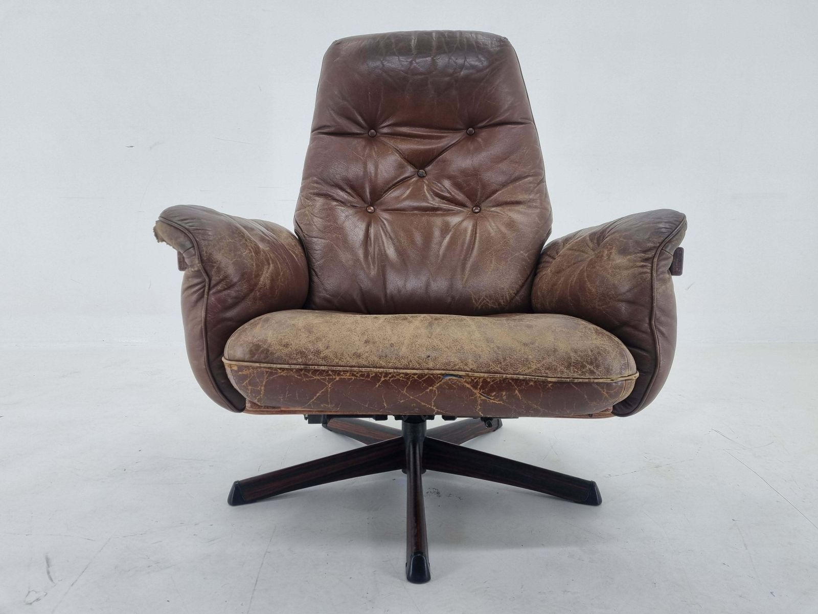 Furniture Midcentury Swivel Leather And Wood Armchair Göte Möbler Nässjö, Sweden, 1960s photo