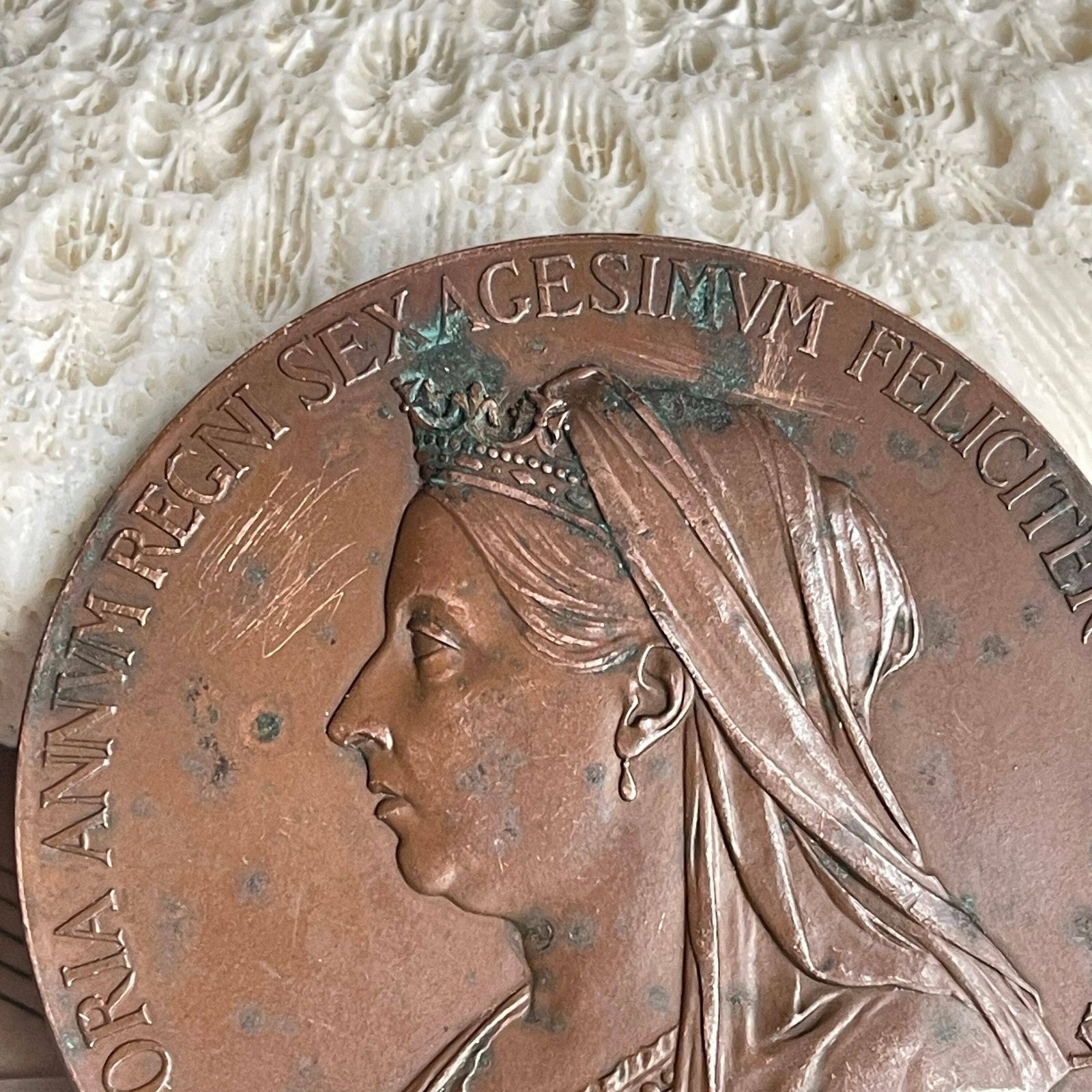 Antique 1897 Queen Victoria. 1837 To 1898 Jubilee Bronze Medal. Collectable photo 85.0