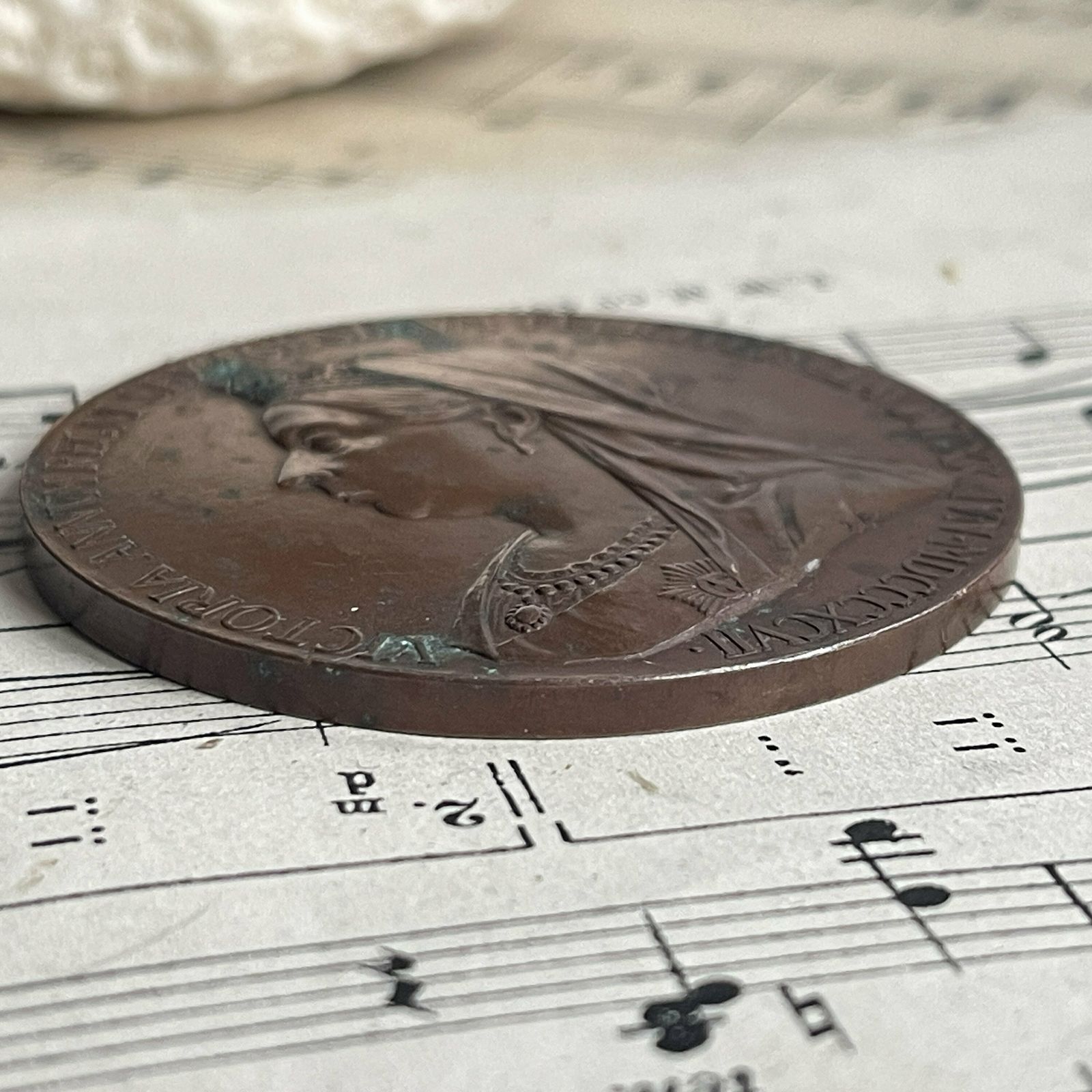 Antique 1897 Queen Victoria. 1837 To 1898 Jubilee Bronze Medal. Collectable photo vintage